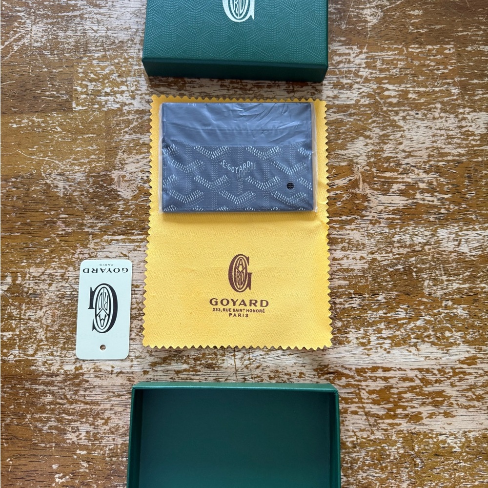Goyard Card Holder in Black and Gray Chevron - Picture 4 of 4